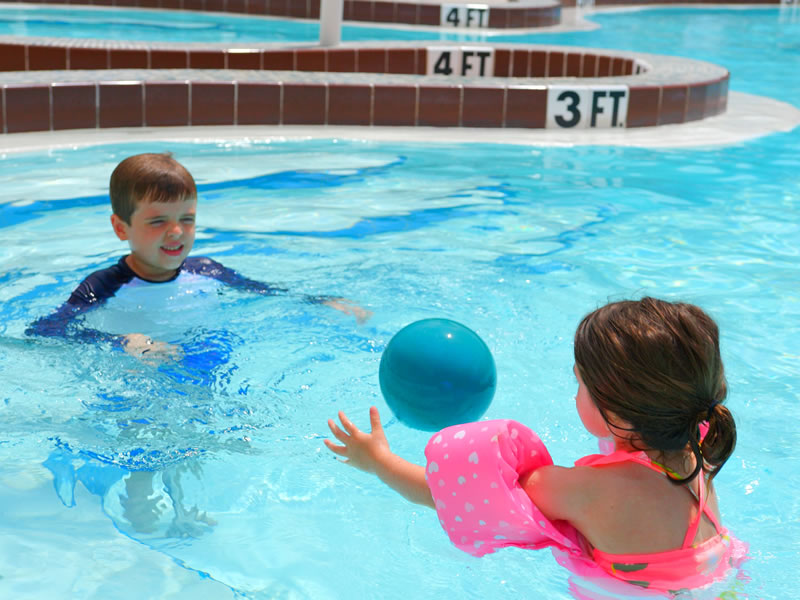 kids-playing-in-pool